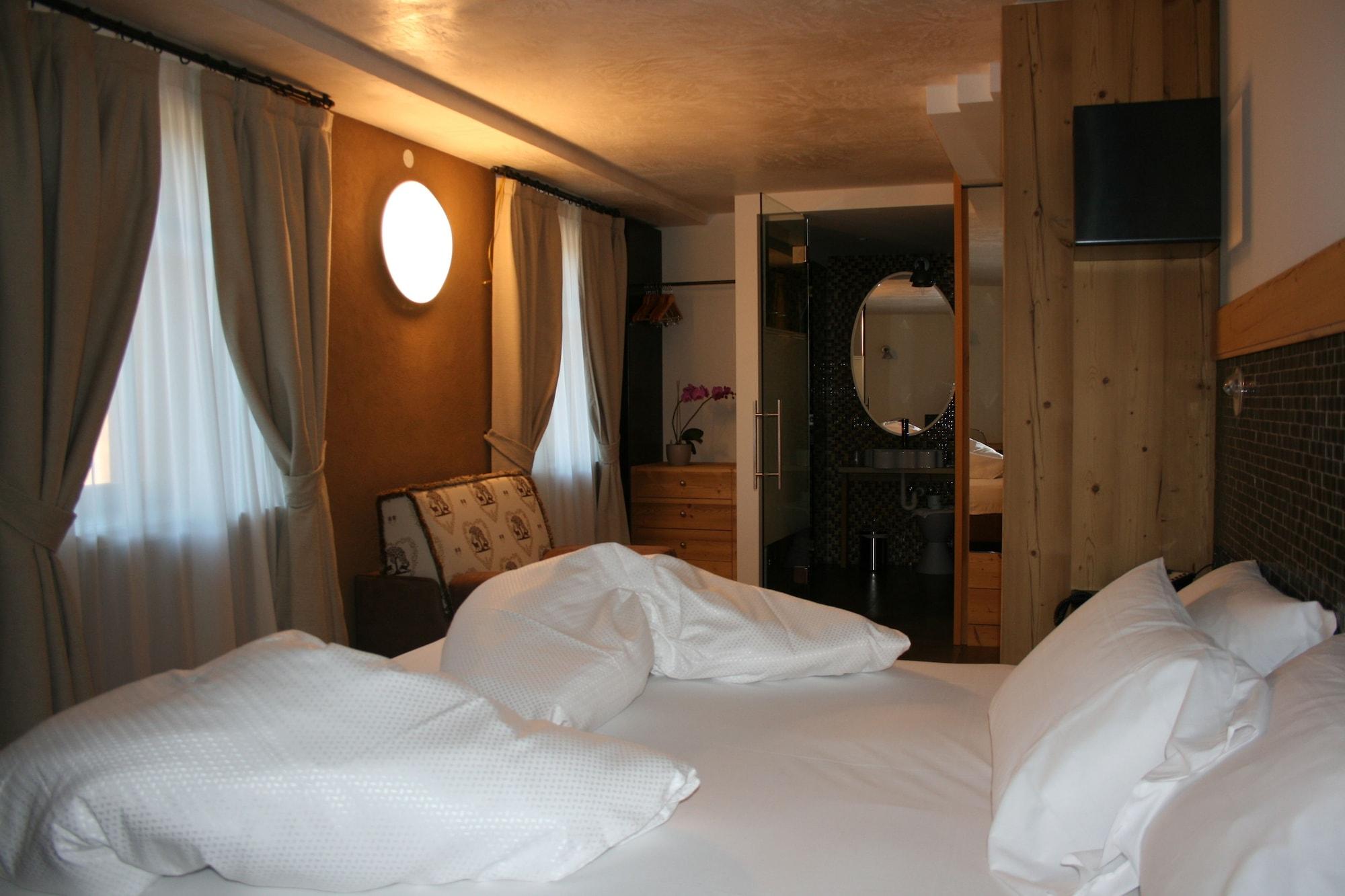 Hotel Orso Grigio Кавалезе Екстериор снимка