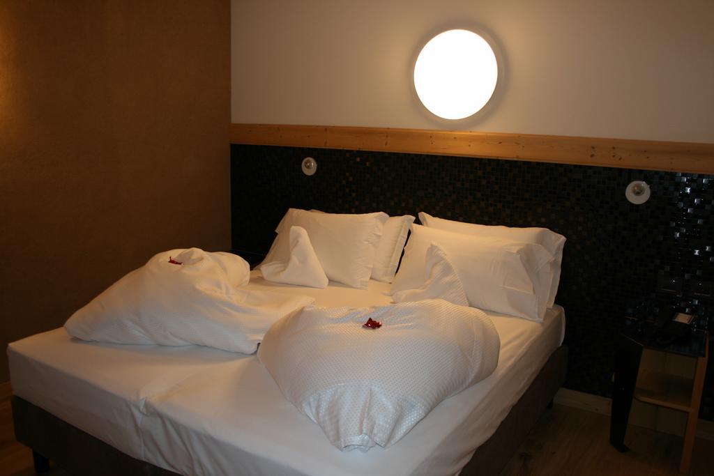 Hotel Orso Grigio Кавалезе Стая снимка